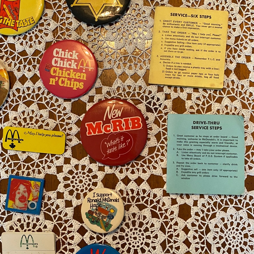 McDonalds Colorful Button Collection - Picture 5 of 6
